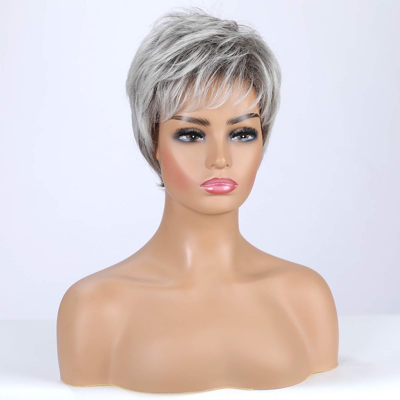 Stijlvolle korte grijze synthetische pruik voor vrouwen Pixie Cut pruik
