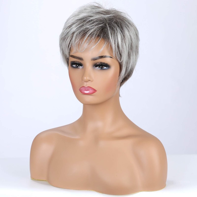 Stijlvolle korte grijze synthetische pruik voor vrouwen Pixie Cut pruik